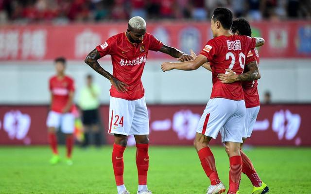 开云体育在线-恒大签约卡洛斯，加强中场控制