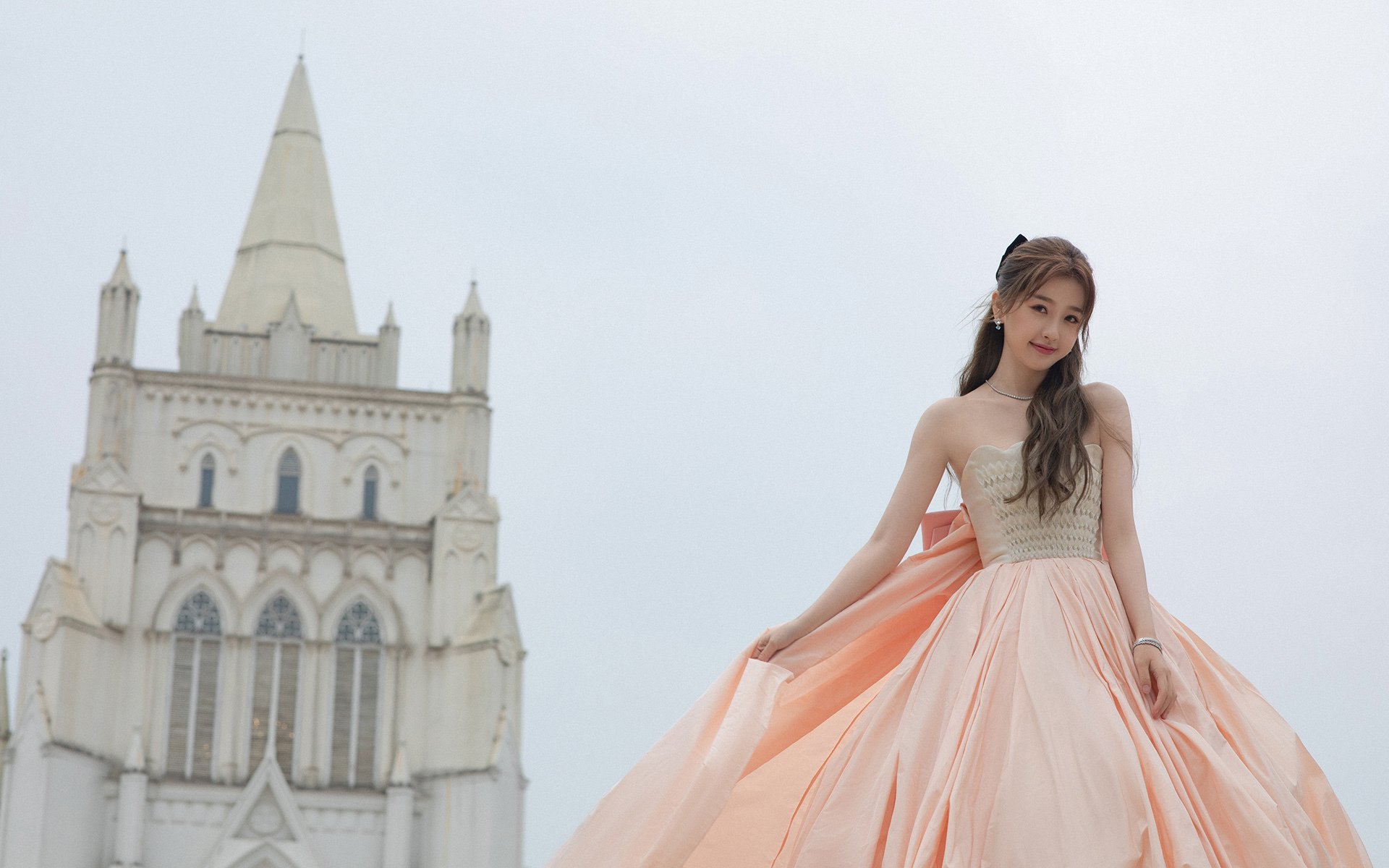 当足球天才降临篮球圣殿，加维在巴黎之夜的启示与跨界奇迹