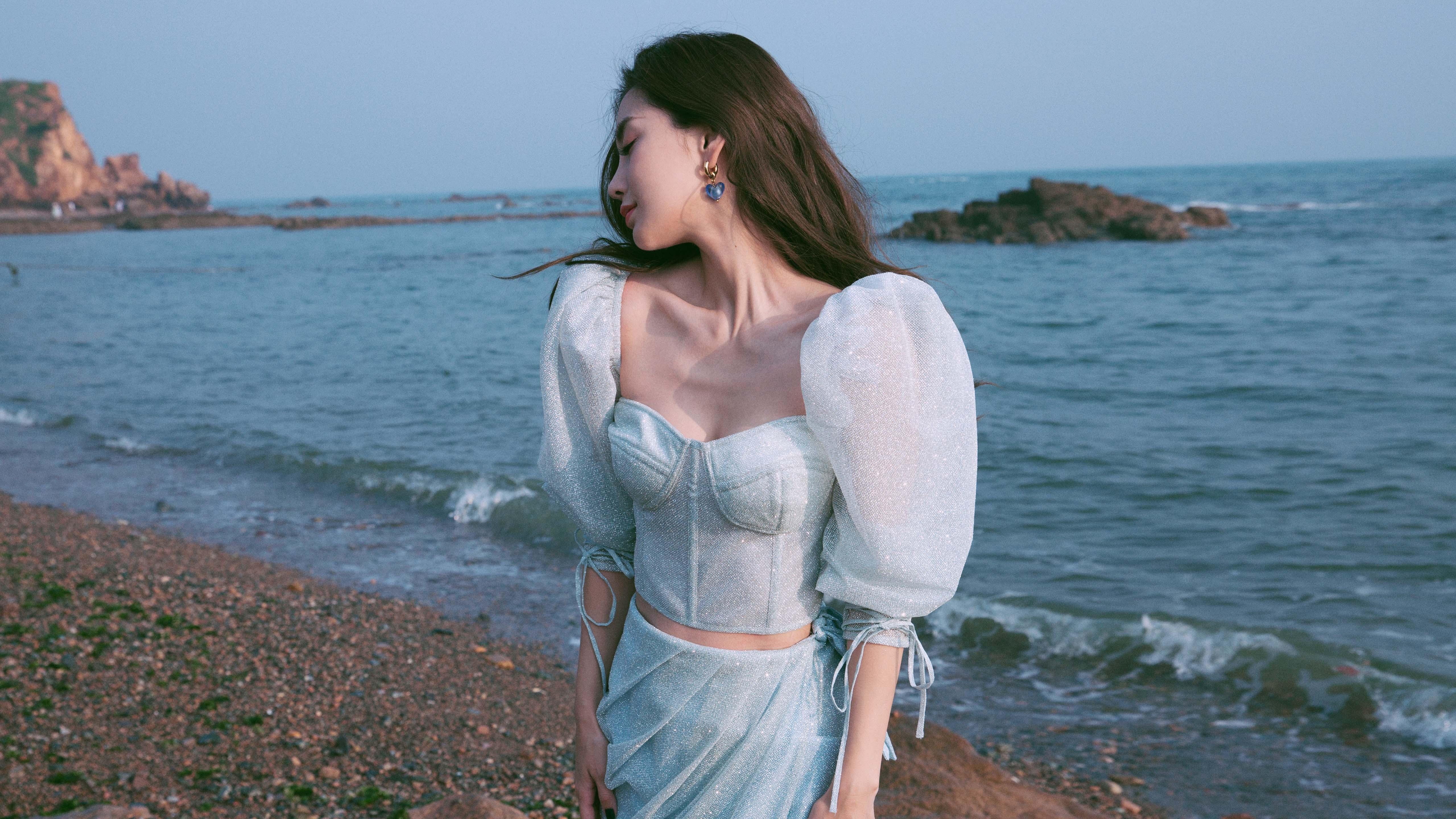 克莱·汤普森燃烧，北岸花园为历史洗礼